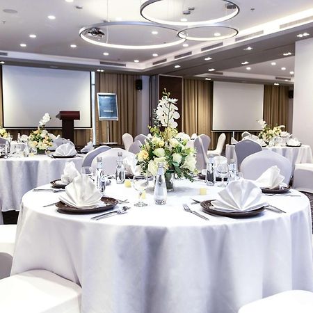 Radisson Hotel & Apartments Dammam Industrial City ภายนอก รูปภาพ