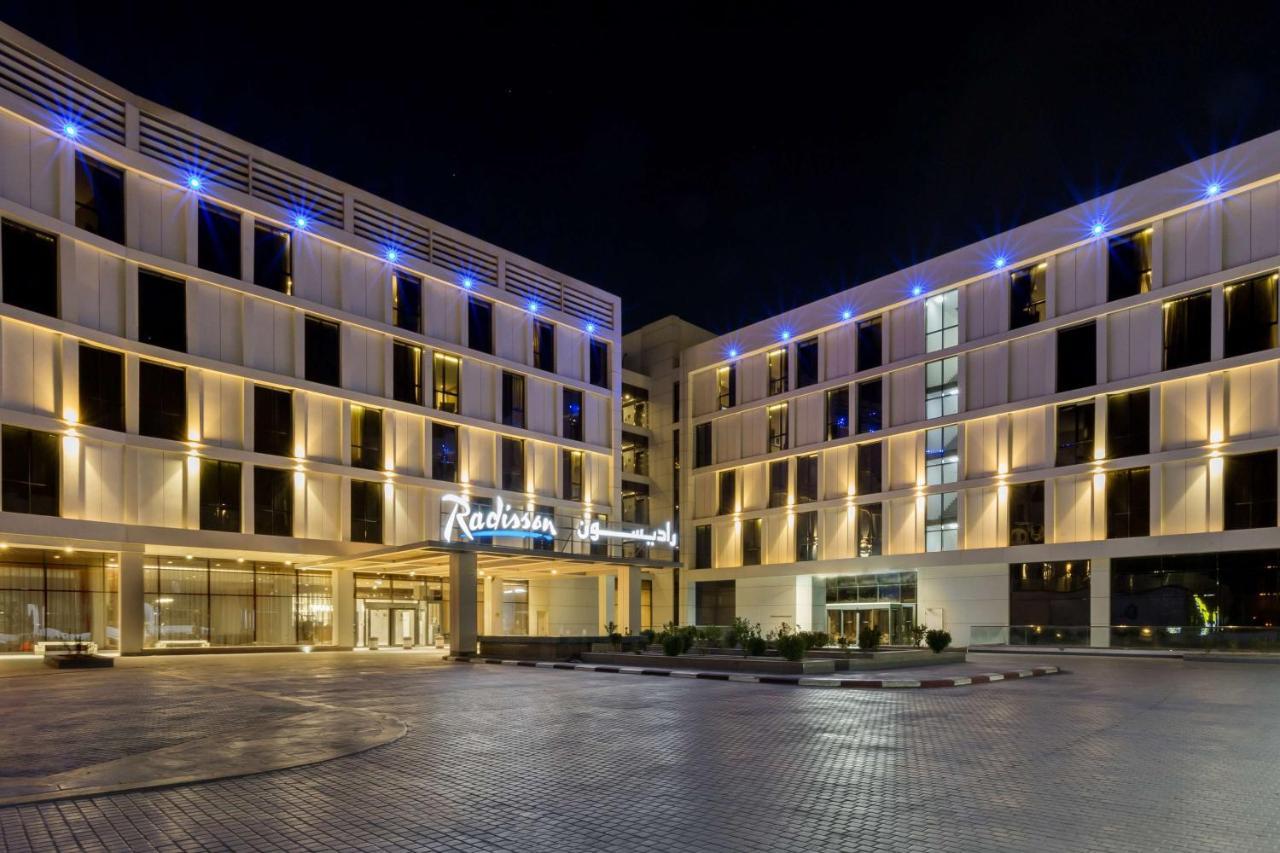 Radisson Hotel & Apartments Dammam Industrial City ภายนอก รูปภาพ