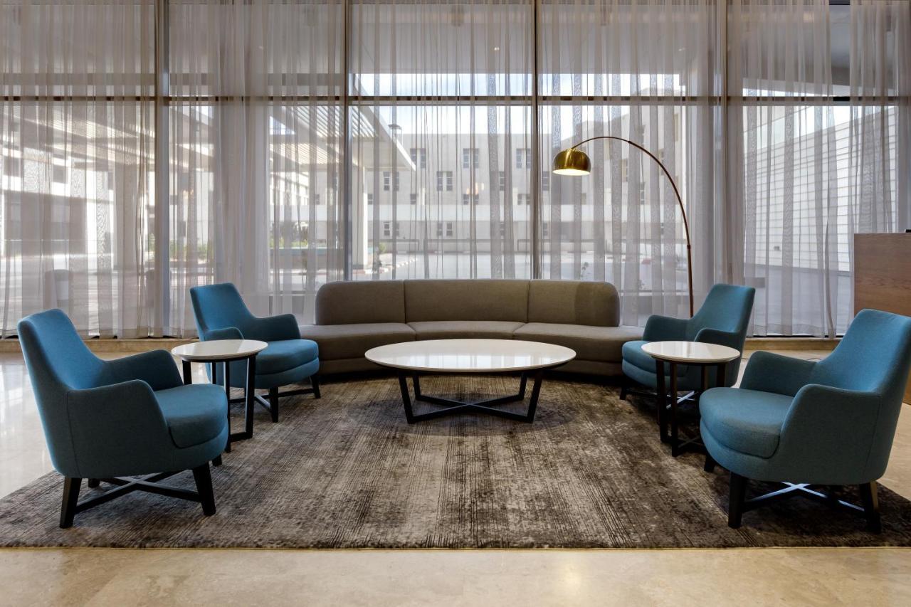 Radisson Hotel & Apartments Dammam Industrial City ภายนอก รูปภาพ