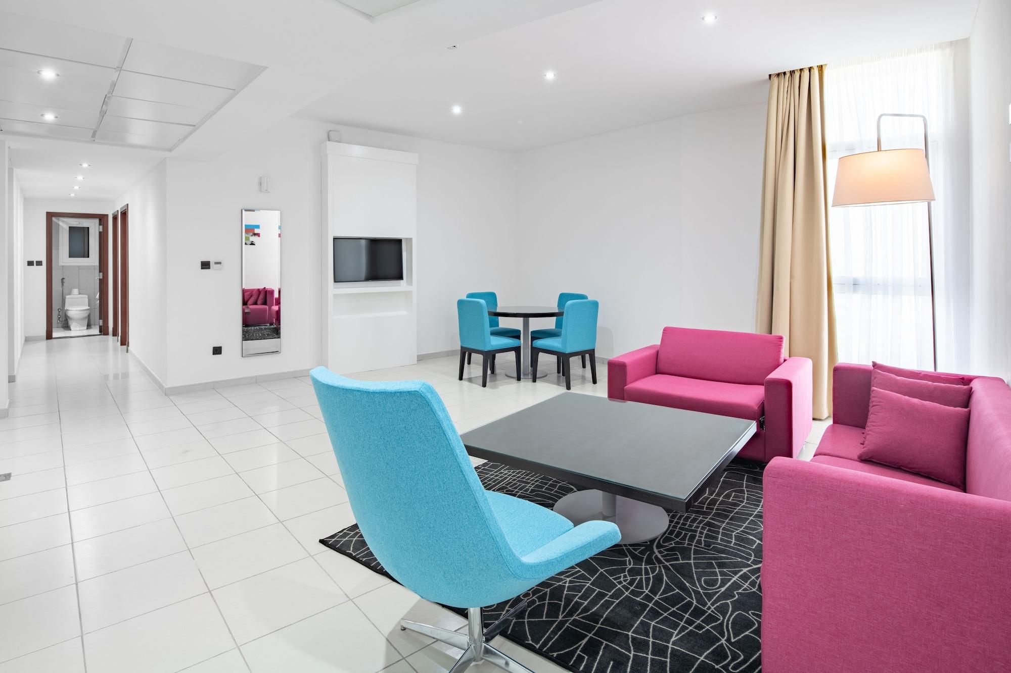 Radisson Hotel & Apartments Dammam Industrial City ภายนอก รูปภาพ