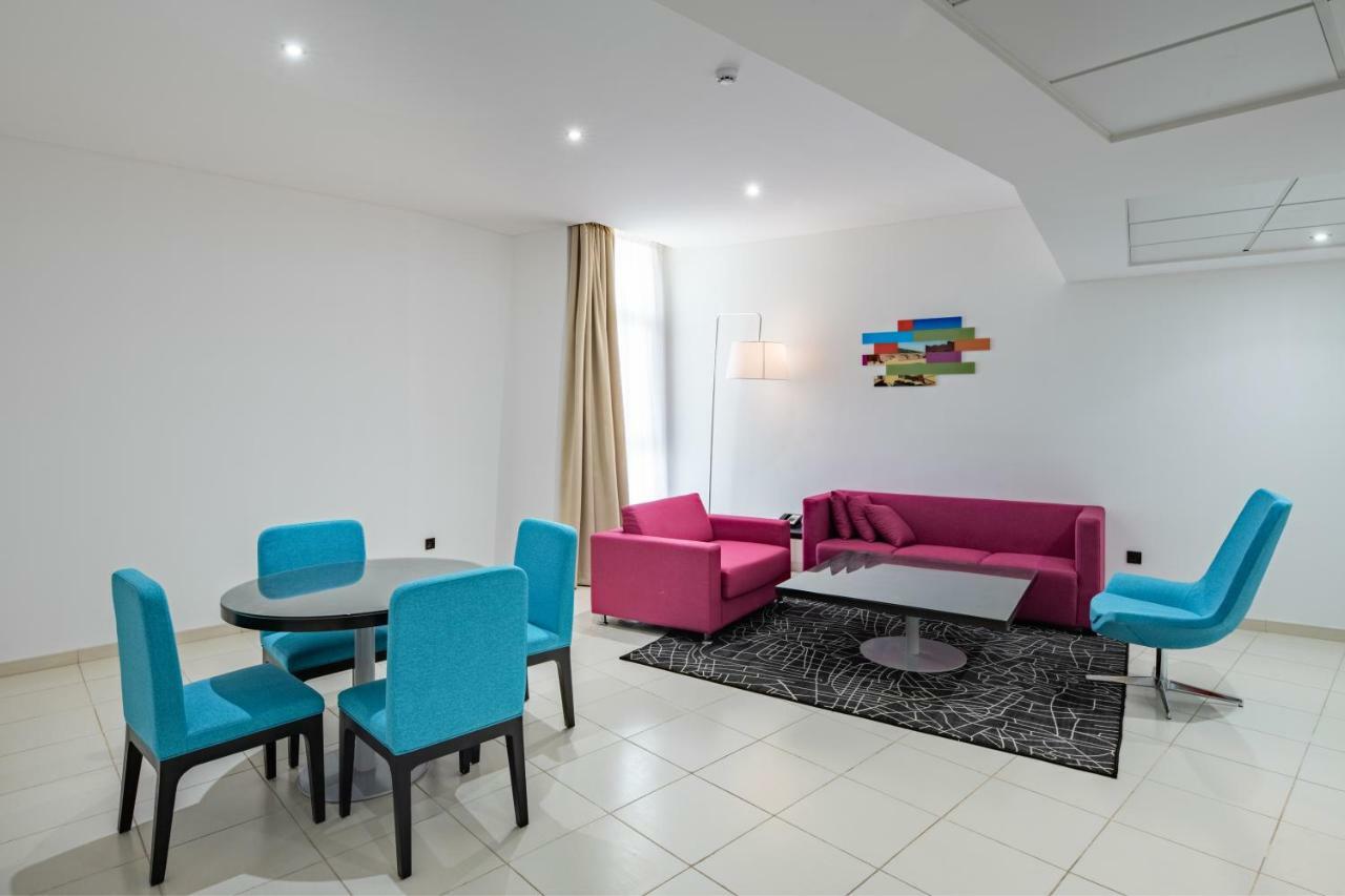 Radisson Hotel & Apartments Dammam Industrial City ภายนอก รูปภาพ