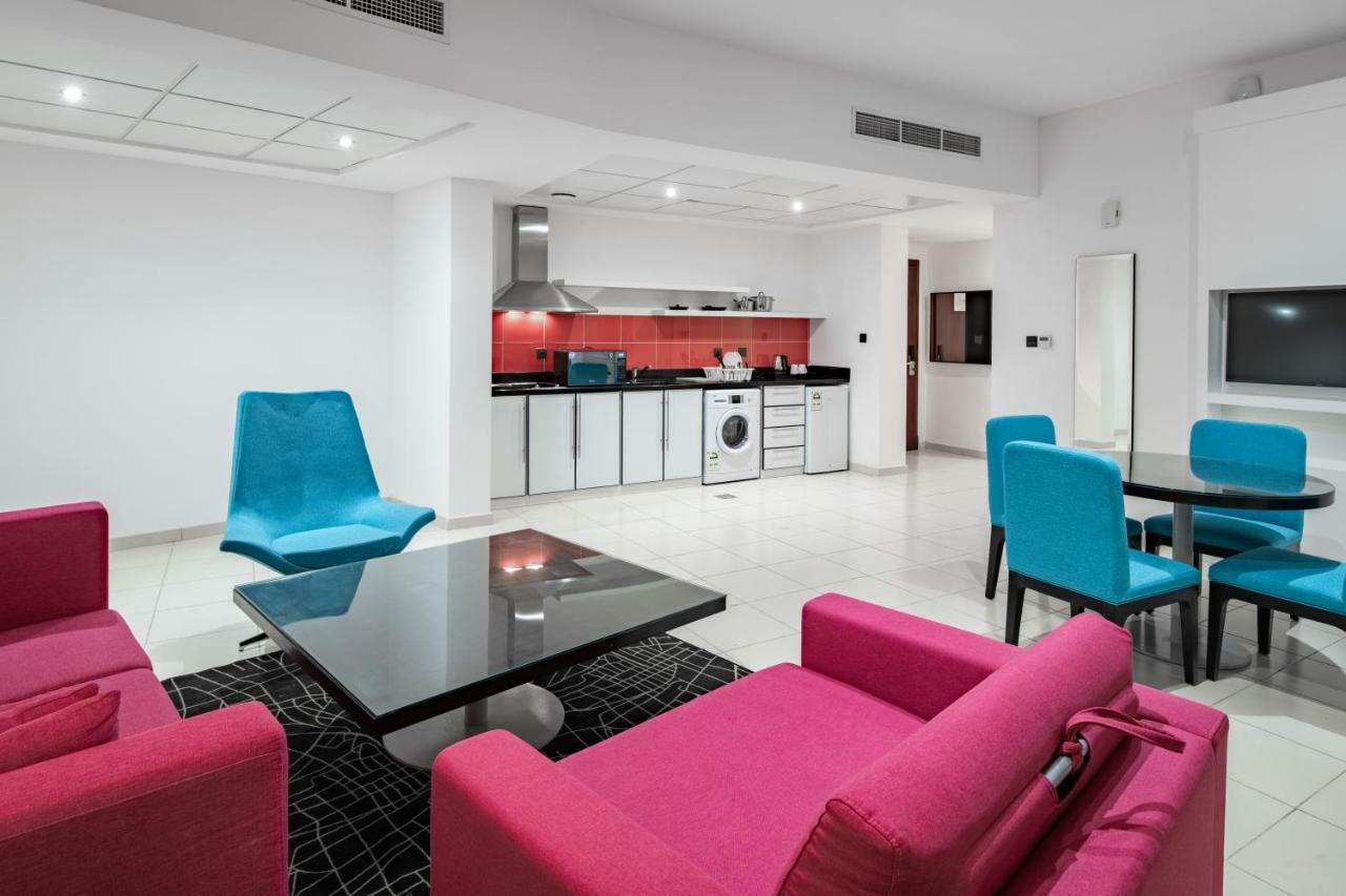 Radisson Hotel & Apartments Dammam Industrial City ภายนอก รูปภาพ