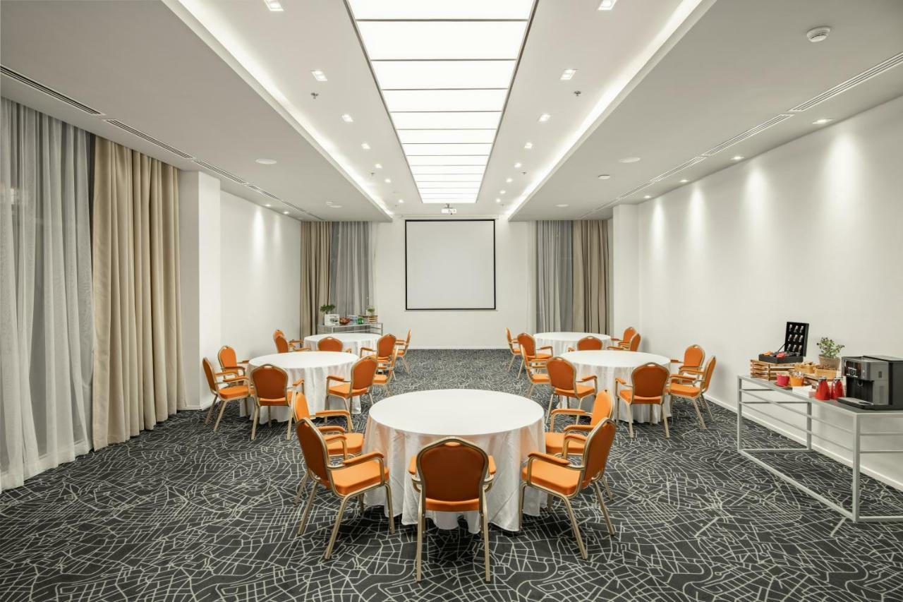 Radisson Hotel & Apartments Dammam Industrial City ภายนอก รูปภาพ