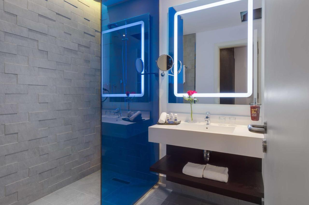 Radisson Hotel & Apartments Dammam Industrial City ภายนอก รูปภาพ